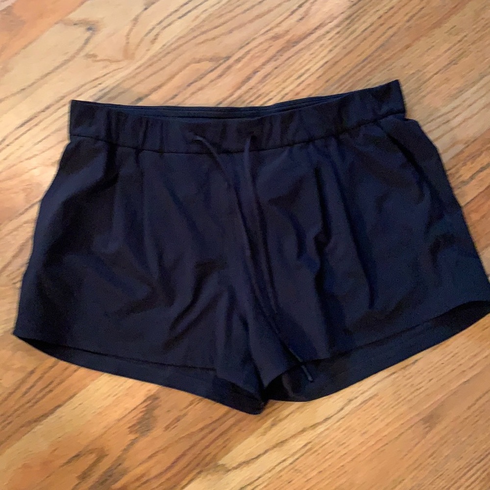 Lululemon Stroll at Sundown Short